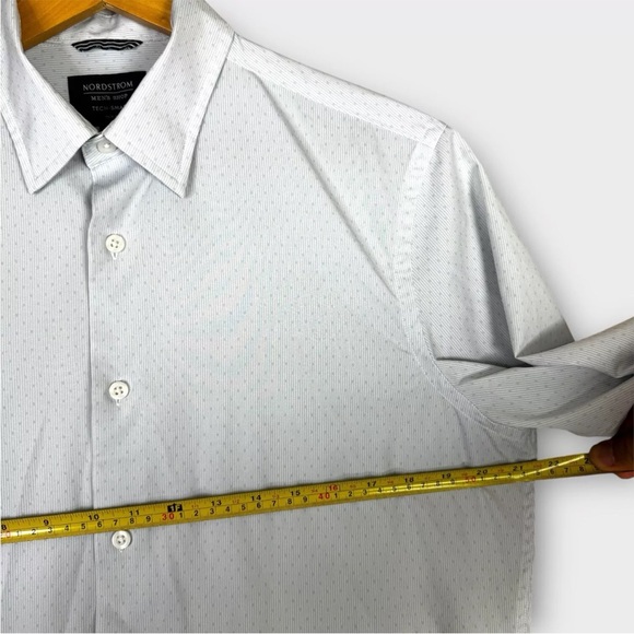 Nordstrom Mens Shop Tech Smart Trim Fit Mens Medium Long Sleeve Performance EUC - Picture 8 of 10